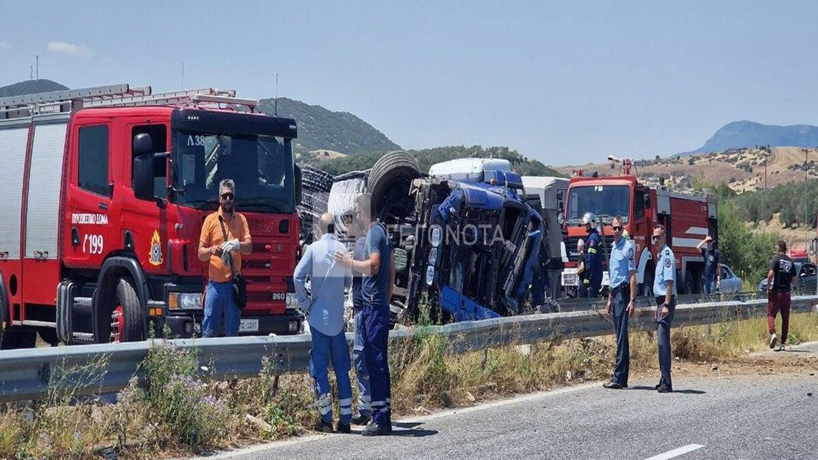 Βόλος: Νταλίκα με λαμαρίνες τούμπαρε και μπήκε στο αντίθετο ρεύμα!